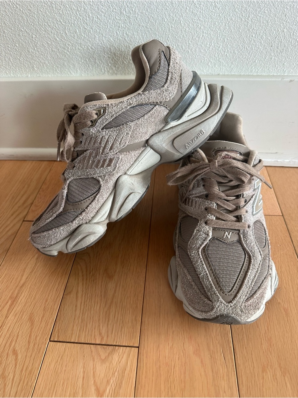 New Balance 9060 Mushroom Timberwolf Suede Mesh Sneakers Men’s 7.5 Women’s 9